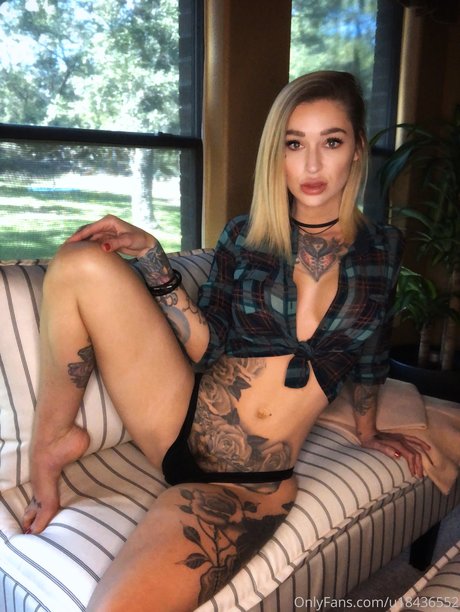 Kleio Valentien photo 573