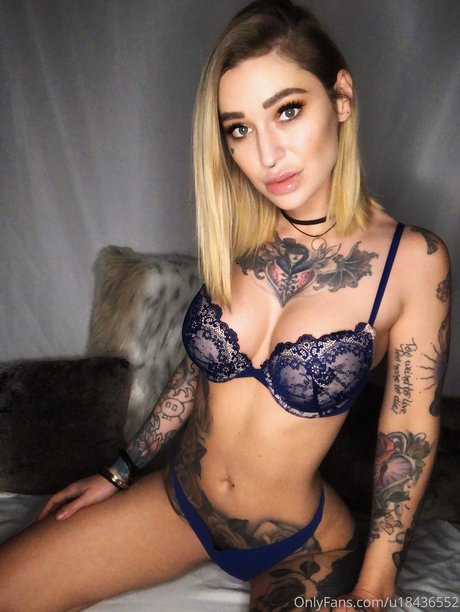 Kleio Valentien photo 590