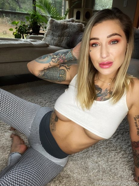 Kleio Valentien photo 799