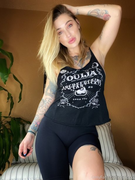 Kleio Valentien photo 834