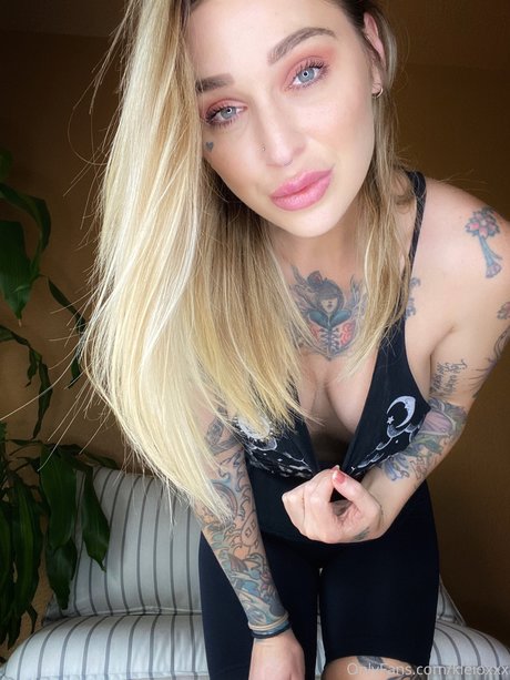 Kleio Valentien photo 872