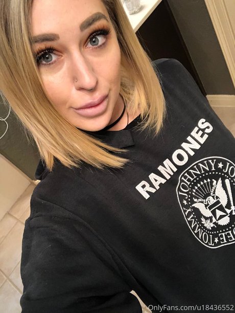 Kleio Valentien photo 1078