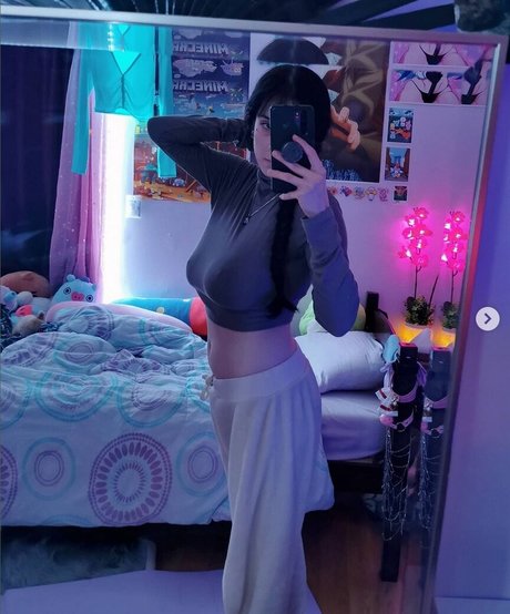 Knaiifu.waifuu photo 2