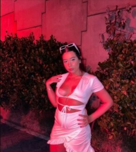 Koharu Suzuki photo 24