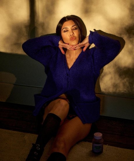 Kourtney Kardashian photo 47