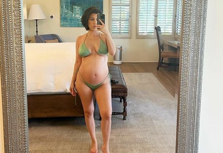 Kourtney Kardashian photo 50