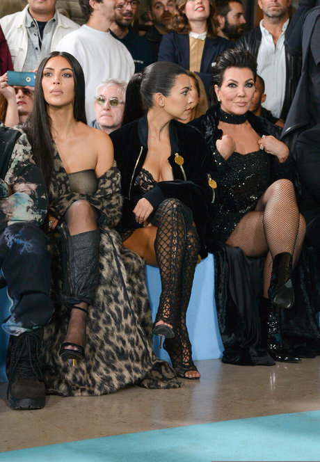 Kourtney Kardashian photo 76