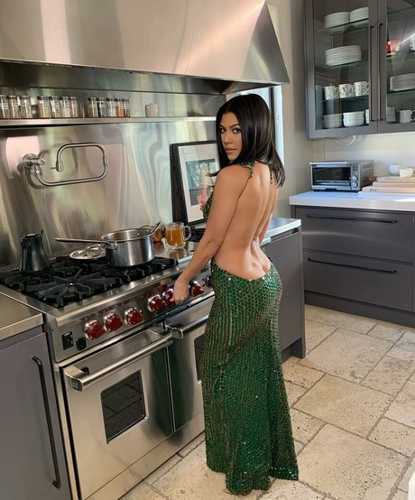 Kourtney Kardashian photo 83