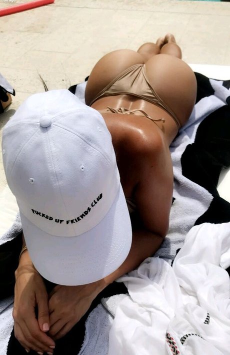 Kourtney Kardashian photo 98