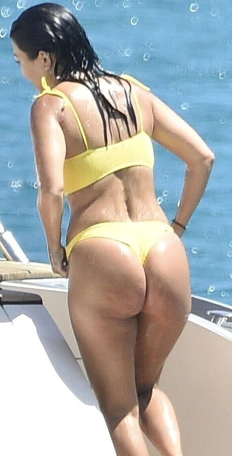 Kourtney Kardashian photo 106