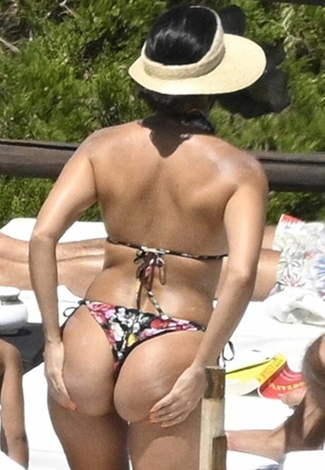 Kourtney Kardashian photo 108