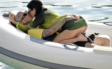 Kourtney Kardashian photo 111