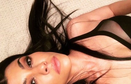Kourtney Kardashian photo 181