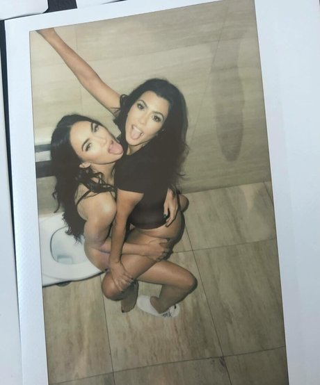 Kourtney Kardashian photo 189
