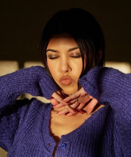 Kourtney Kardashian photo 192