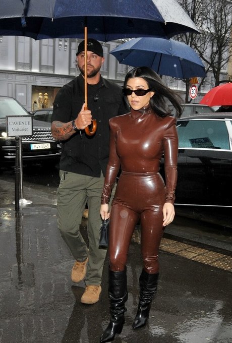 Kourtney Kardashian photo 200