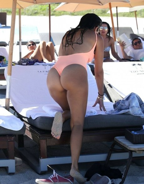 Kourtney Kardashian photo 219