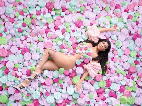 Kourtney Kardashian photo 287