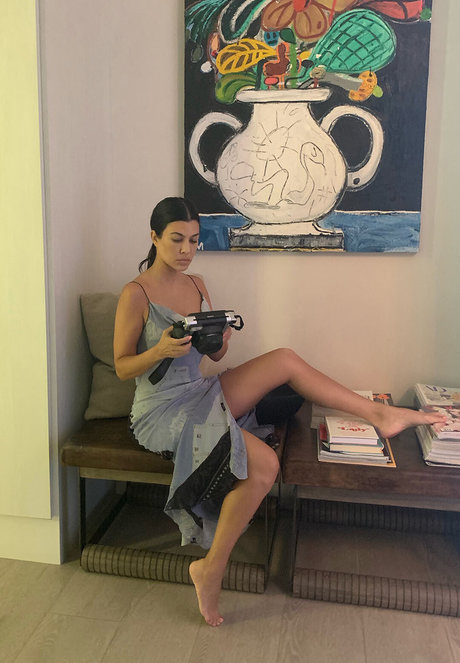 Kourtney Kardashian photo 292