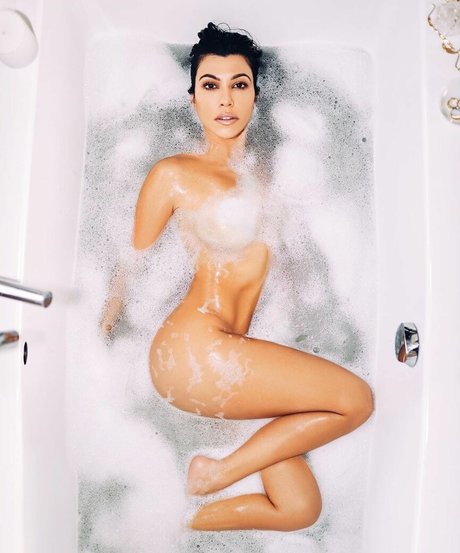 Kourtney Kardashian photo 296