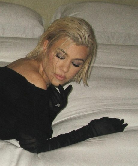 Kourtney Kardashian photo 297