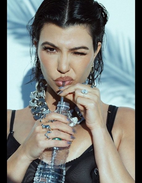 Kourtney Kardashian photo 311