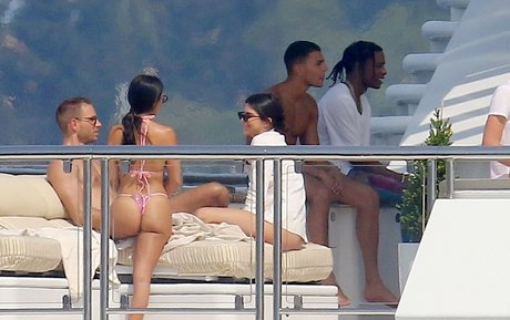 Kourtney Kardashian photo 396
