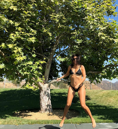 Kourtney Kardashian photo 413