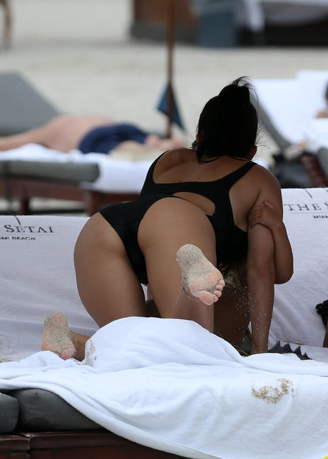 Kourtney Kardashian photo 465