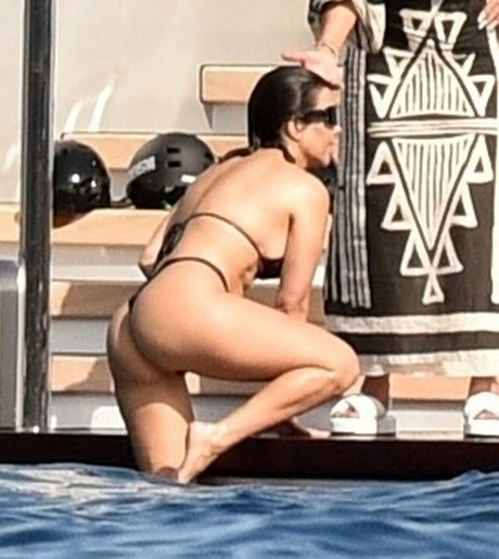 Kourtney Kardashian photo 502
