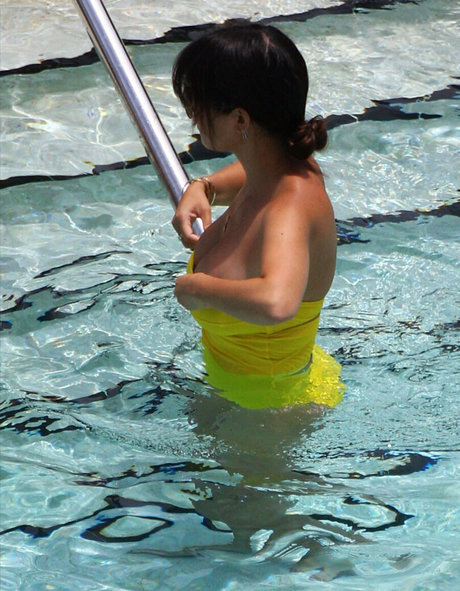 Kourtney Kardashian photo 542