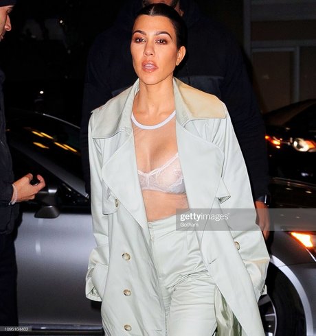 Kourtney Kardashian photo 575