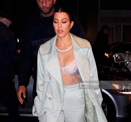 Kourtney Kardashian photo 576