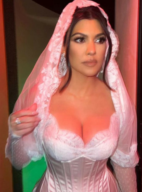 Kourtney Kardashian photo 613