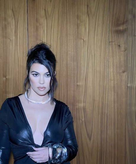 Kourtney Kardashian photo 614