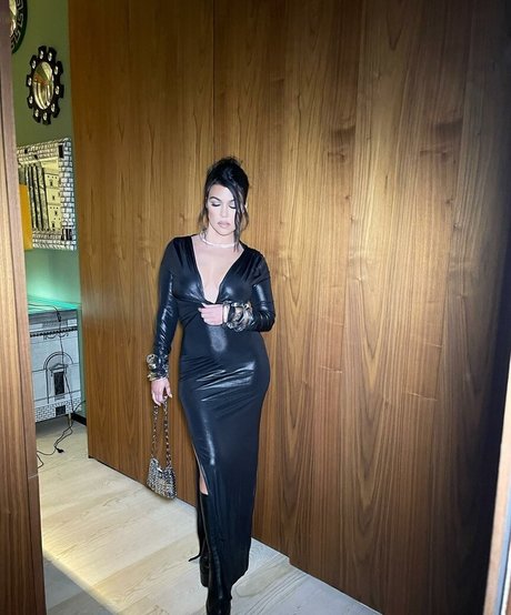 Kourtney Kardashian photo 615