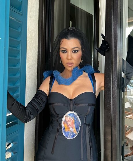 Kourtney Kardashian photo 618