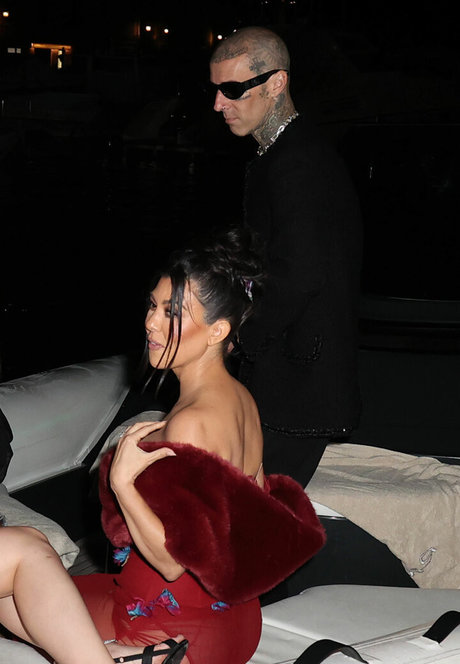 Kourtney Kardashian photo 621