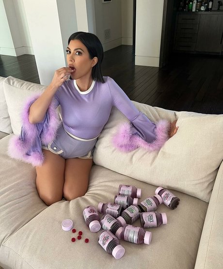 Kourtney Kardashian photo 662