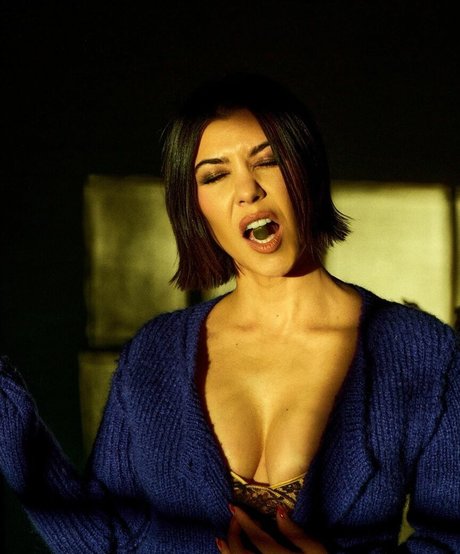 Kourtney Kardashian photo 706