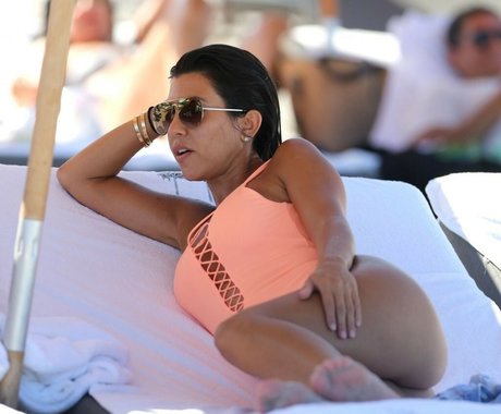 Kourtney Kardashian photo 790