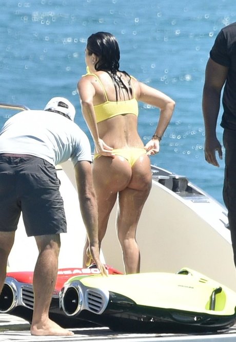 Kourtney Kardashian photo 798