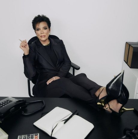Kris Jenner photo 3