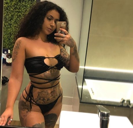 Kristen Kihara photo 1