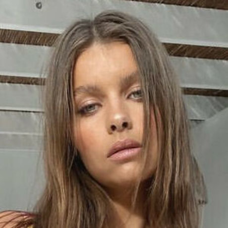 Kristina Mendonca photo 8