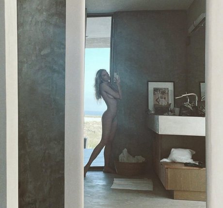 Kristy Garett photo 3