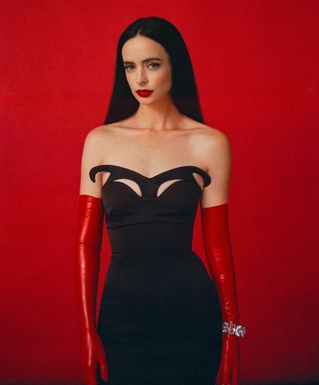Krysten Ritter photo 22