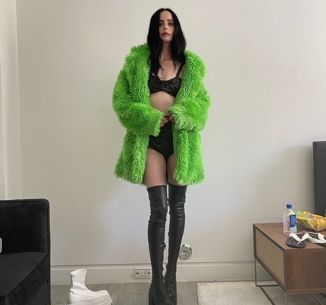 Krysten Ritter photo 88