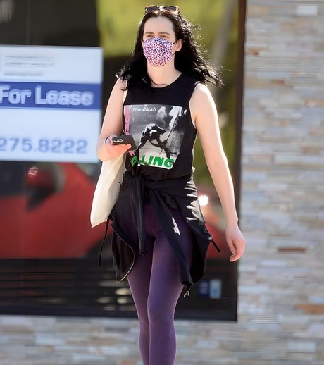 Krysten Ritter photo 138