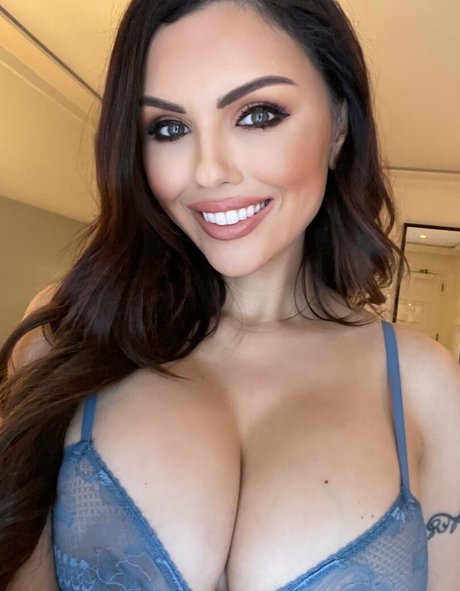 Krystle Lina photo 4